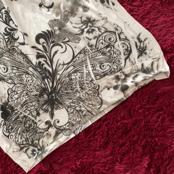 Maternity cream and grey butterfly floral top 🦋 - Picture 7 of 11